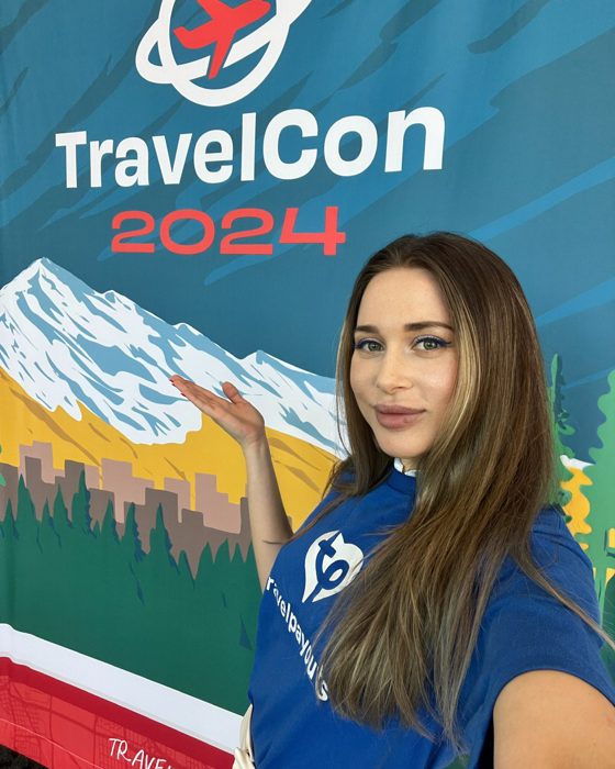 Angelika at TravelCon 2024 in a Travelpayouts T-shirt